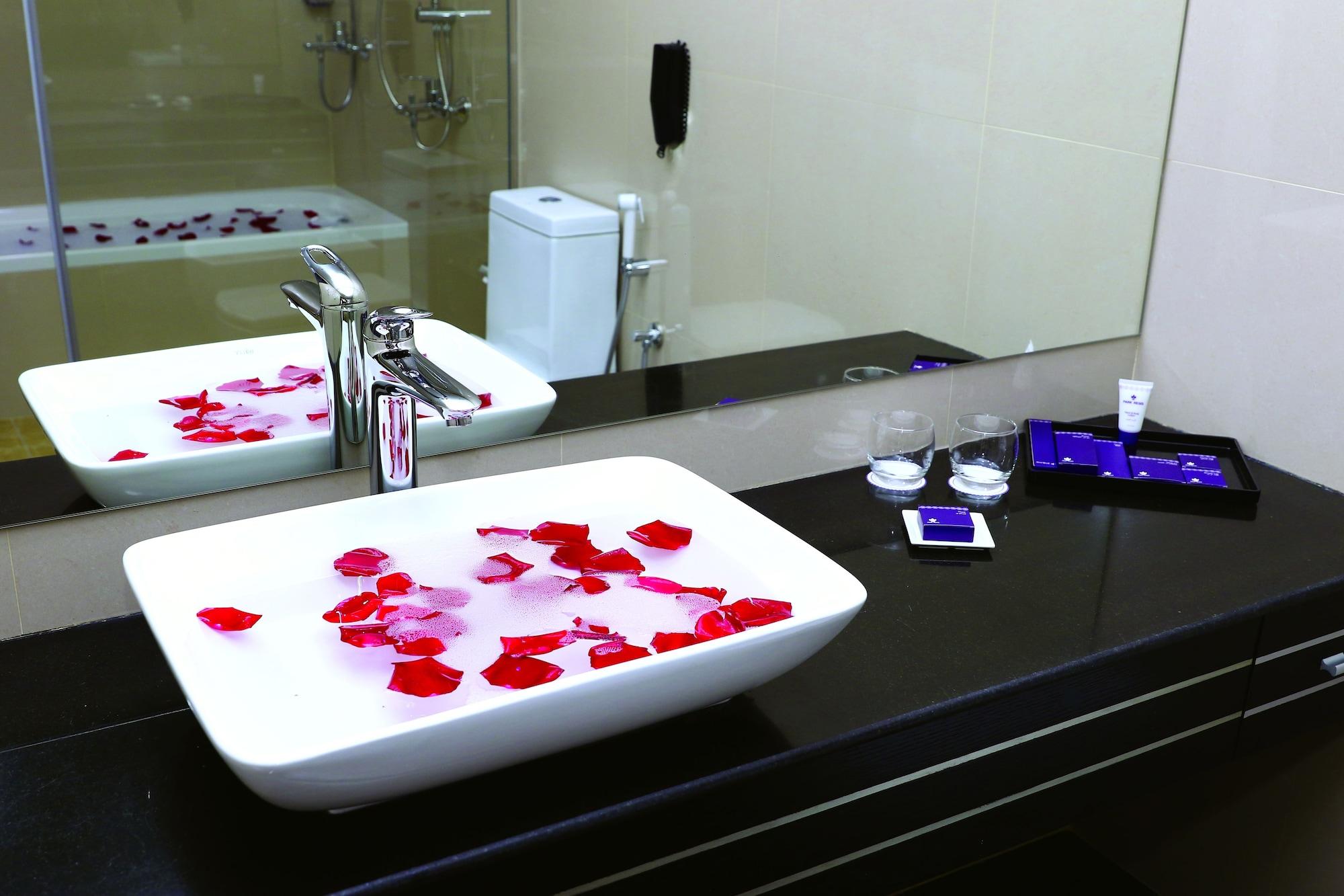 Park Regis Lotus Hotel Manamah Buitenkant foto