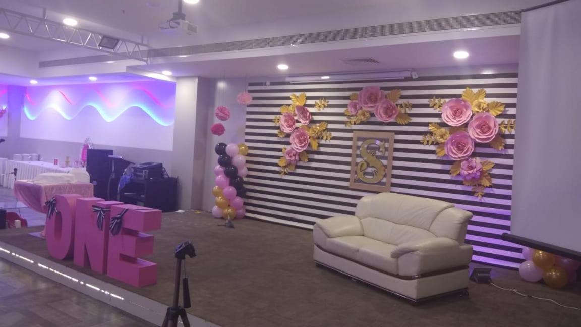 Park Regis Lotus Hotel Manamah Buitenkant foto