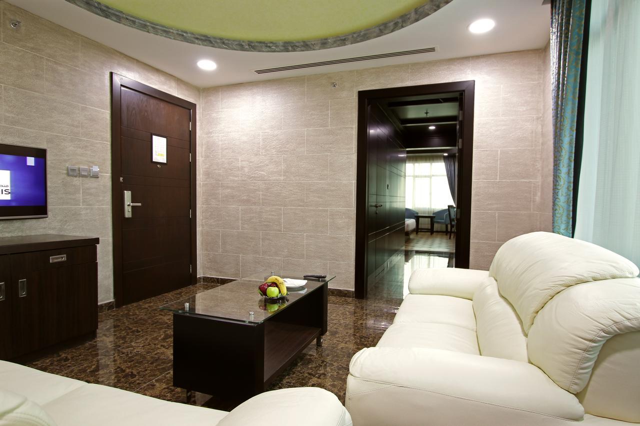 Park Regis Lotus Hotel Manamah Buitenkant foto