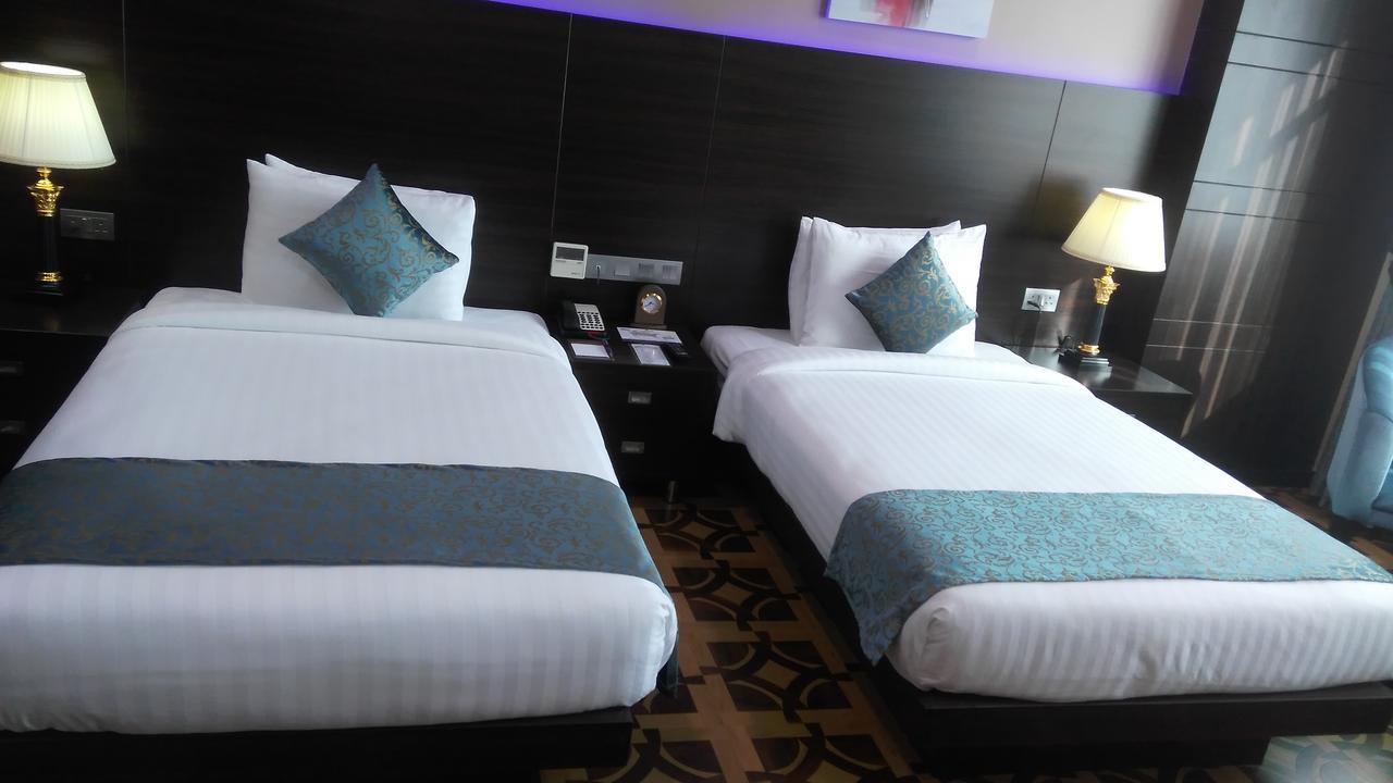 Park Regis Lotus Hotel Manamah Buitenkant foto